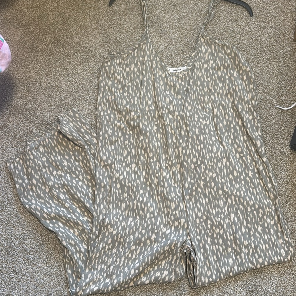 Jumpsuit - Picture 3 of 3